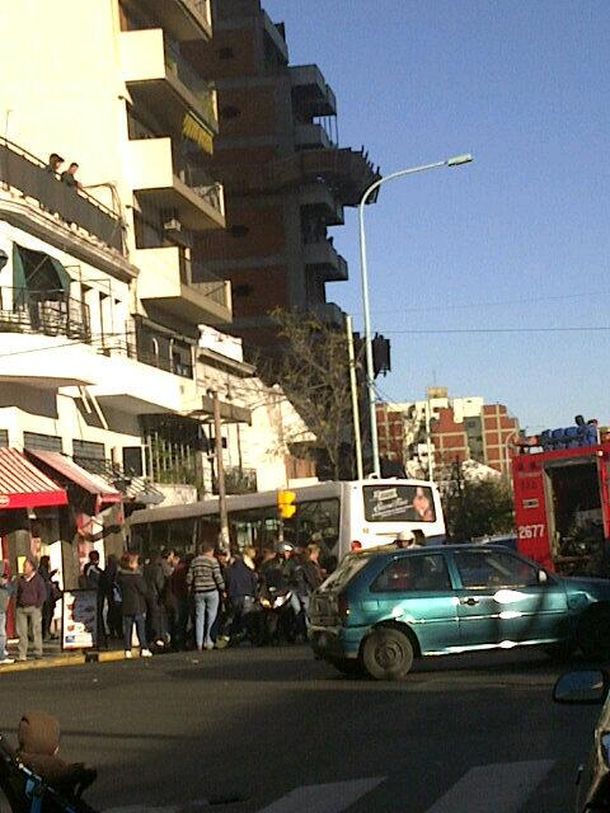 Hay 26 heridos por el choque de dos colectivos