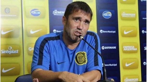 Coudet mostró su faceta de entrenador: Fui duro en el entretiempo porque el equipo estaba perdido