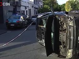 Caos en Floresta: una mujer chocó tres autos, volcó y agredió a la policía