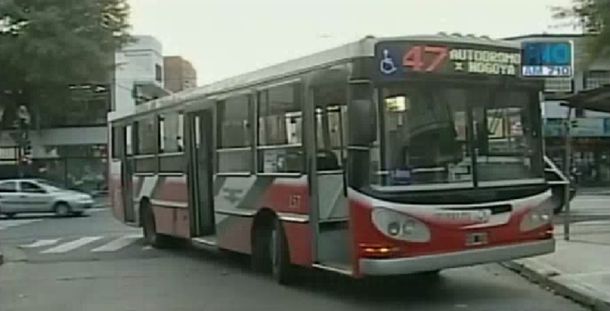 Murió una nena de 12 años atropellada junto a su abuela por un colectivo