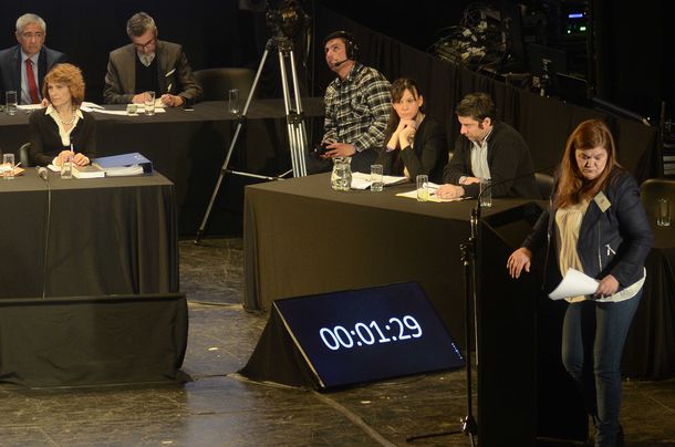 Asociaciones de defensa al consumidor rechazaron las propuestas de    incremento de luz presentadas por las empresas.