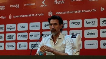 el picante cruce que tenso la conferencia de eduardo dominguez en la plata el picante cruce que tenso la conferencia de eduardo dominguez en la plata