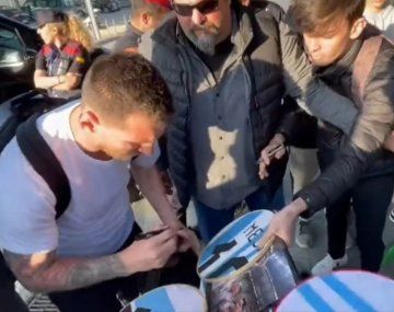 El llamativo gesto de Messi en el aeropuerto antes de volver a París