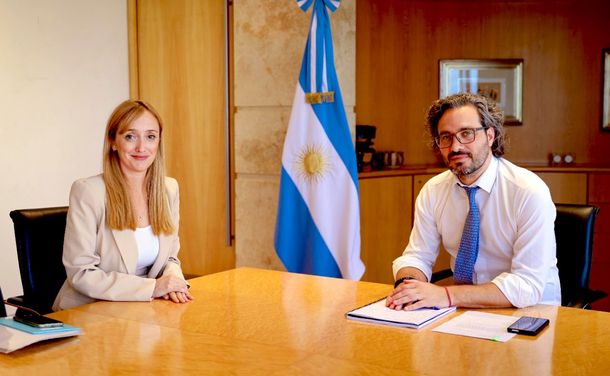 La foto de Santiago Cafiero con Anabel Fernández Sagasti