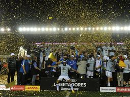 El festejo de Gremio que ahora irá por el batacazo ante Real Madrid El festejo de Gremio que ahora irá por el batacazo ante Real Madrid