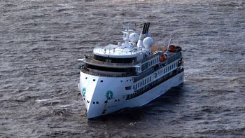 El buque Greg Mortimerestuvo varado en el océano Atlántico y el Uruguay socorrió a sus pasajerosdurante la pandemia. El buque Greg Mortimerestuvo varado en el océano Atlántico y el Uruguay socorrió a sus pasajerosdurante la pandemia.