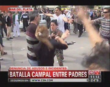 Batalla campal entre padres por una denuncia de abuso