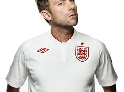 icono del britpop es el modelo de la seleccion inglesa icono del britpop es el modelo de la seleccion inglesa