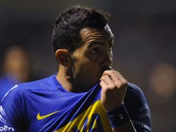 imparable: tevez se llevo puestos a los defensores del bolivar y marco un golazo imparable: tevez se llevo puestos a los defensores del bolivar y marco un golazo