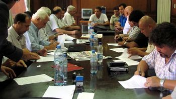 aceiteros lograron un anticipo de $2000 a cuenta de paritarias aceiteros lograron un anticipo de $2000 a cuenta de paritarias