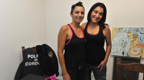 Una mujer policía se casa este sábado con su novia en Córdoba