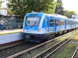 servicio reducido del tren mitre por obstruccion de vias en retiro servicio reducido del tren mitre por obstruccion de vias en retiro