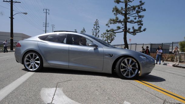Tesla con autopiloto excedió el límite de velocidad en un choque fatal