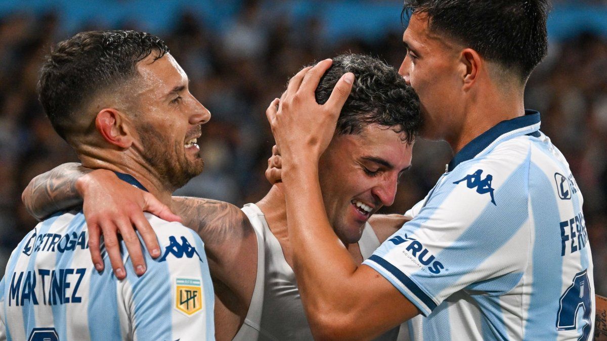Locura en Avellaneda: Racing venció 3-2 a River sobre la hora y avanzó a cuartos de final