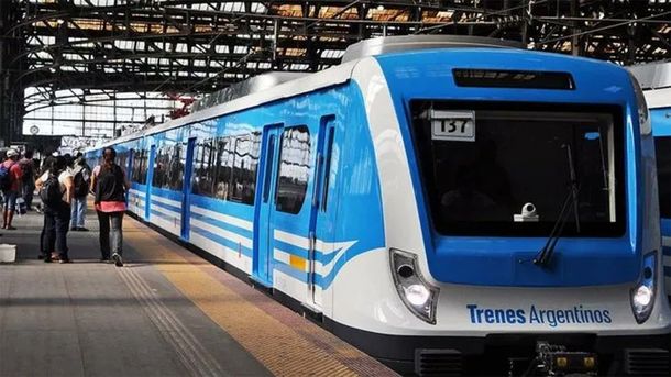 Reducen frecuencia del Tren Roca por obras y ponen colectivos para trasladar pasajeros