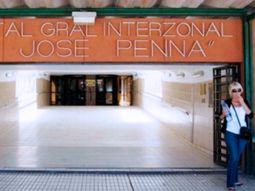 Un mujer mordió a una oficial de policía en un hospital Un mujer mordió a una oficial de policía en un hospital