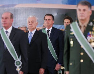Brasil: Bolsonaro destituyó a los tres jefes de las Fuerzas Armadas