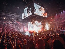 Tainy presentó un innovador espectáculo 360° Data Loading en el legendario Coliseo de Puerto Rico