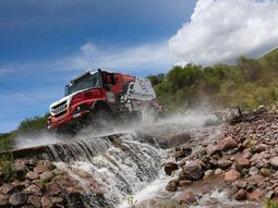 la quinta etapa del dakar 2016 dejo a un argentino al frente en los camiones la quinta etapa del dakar 2016 dejo a un argentino al frente en los camiones