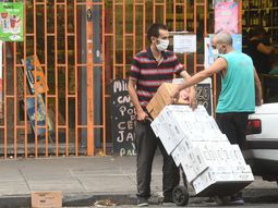 Comercios no esenciales est&aacute;n cerrados por la cuarentena del coronavirus, el resto abre