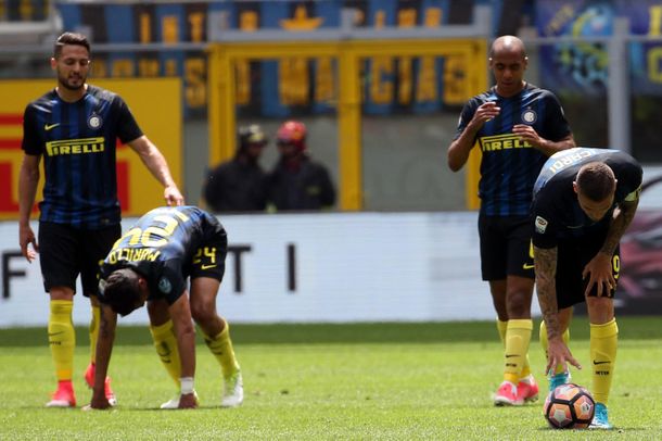 La decepción de los jugadores de Inter tras la caída ante Sassuolo