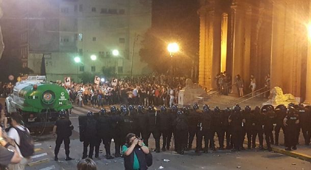 Represion en el Encuentro Nacional de Mujeres en Rosario
