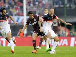 Lanús y San Lorenzo disputaron la final del torneo local a mediados de 2016 Lanús y San Lorenzo disputaron la final del torneo local a mediados de 2016