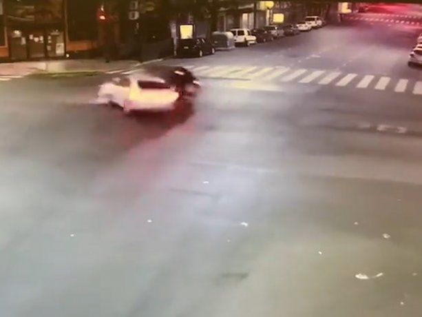 Así fue el fuerte choque entre dos autos en Boedo