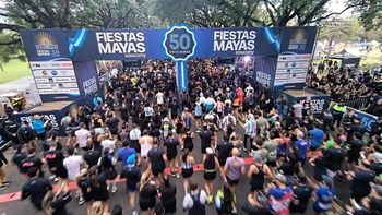 Fiestas Mayas, Running en Palermo. Fiestas Mayas, Running en Palermo.