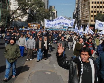 {altText(Uom,#Paritarias2015: ¿Cómo siguen?)}