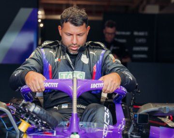El Kun Agüero se subió a un Fórmula E y vivió un insólito momento