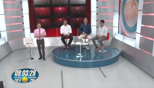 Cuatros conductores pasaron un incómodo momento al compartir unas fotos