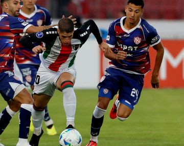 Unión cayó 2-0 ante Palestino y se complica en la Copa Sudamericana