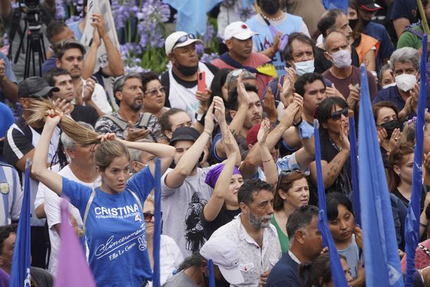 Democracia para siempre: las fotos del acto en Plaza de Mayo
