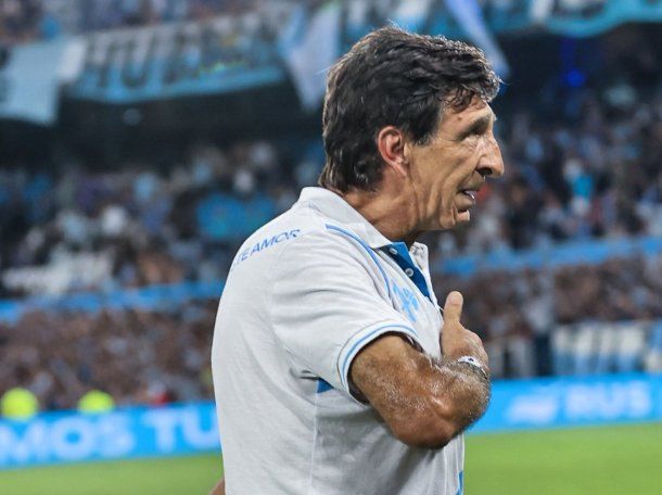 Gustavo Costas y el divertido reto a su hijo por elegir otro club: Si decís Boca otra vez...