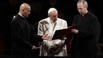 Francisco criticó la burocracia paralizante que no permite que las cosas cambien Francisco criticó la burocracia paralizante que no permite que las cosas cambien