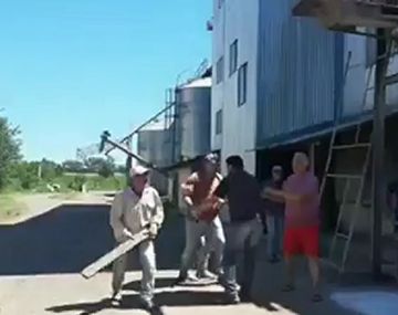 Brutal agresión a inspectores que intentaron clausurar un molino harinero