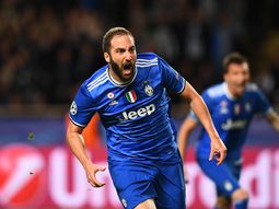 El grito alocado de Gonzalo Higuaín tras convertirle al Mónaco El grito alocado de Gonzalo Higuaín tras convertirle al Mónaco