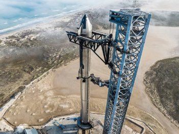 SpaceX pospuso el lanzamiento del cohete más poderoso del mundo por una falla