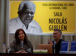 Cristina presentó Sinceramente en Cuba y pidió un Nunca Más a la deuda argentina