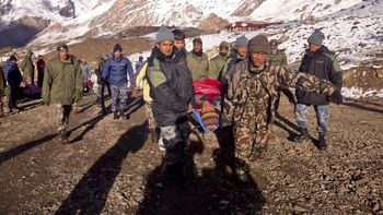 unos 27 muertos y 300 desaparecidos por las nevadas en el himalaya unos 27 muertos y 300 desaparecidos por las nevadas en el himalaya