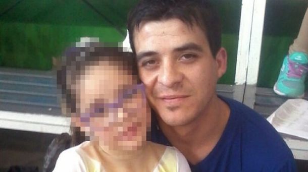 Un chofer ayudó a cruzar a un no vidente - Crédito:&nbsp;diariouno.com.ar