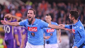 higuain, otra vez figura en un triunfo del napoli higuain, otra vez figura en un triunfo del napoli