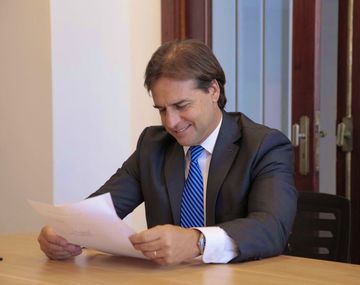 Lacalle Pou quiere que 100 mil argentinos se muden a Uruguay - Crédito:&nbsp;@LuisLacallePou