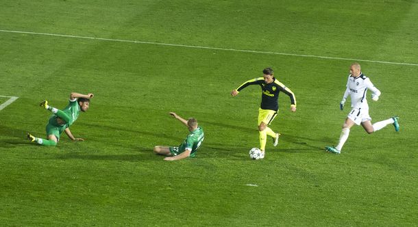 El golazo de Ozil para el Arsenal ante el Ludogorets por la Champions League