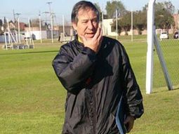 Ariel Holan, candidato a técnico de Independiente Ariel Holan, candidato a técnico de Independiente