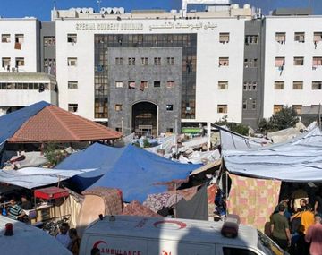 Cientos de personas fueron evacuadas del mayor hospital de Gaza