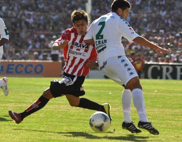 Ferro goleó a Instituto y lo dejó en Promoción