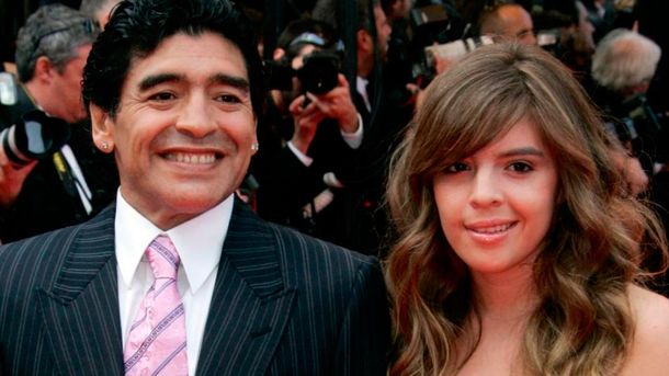 El primer mensaje de Dalma Maradona por la muerte de su padre: Te voy a amar y defender toda mi vida