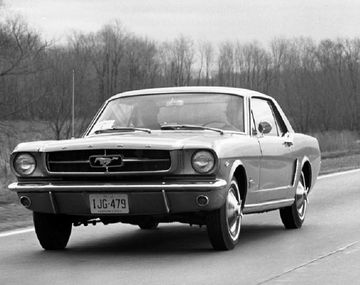 {altText(,Llega la #MustangWeek de Ford, a la espera de la preventa del modelo)}